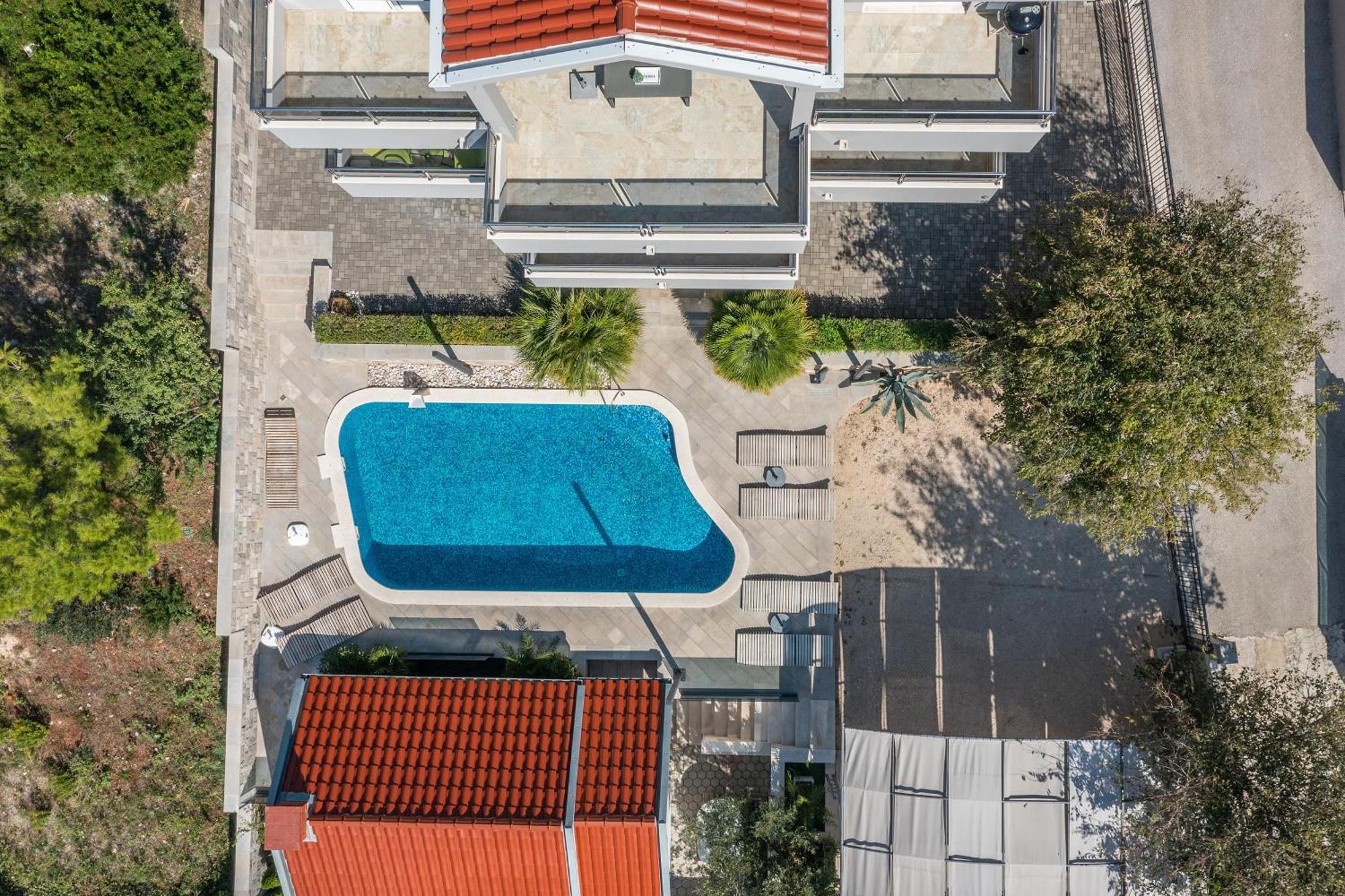 Villa Em มาคาร์สกา ภายนอก รูปภาพ