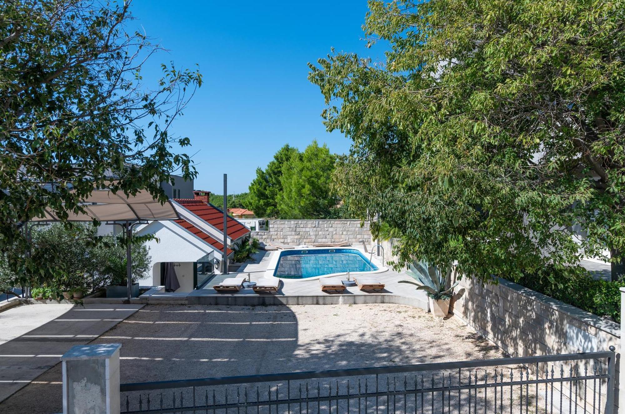 Villa Em มาคาร์สกา ภายนอก รูปภาพ
