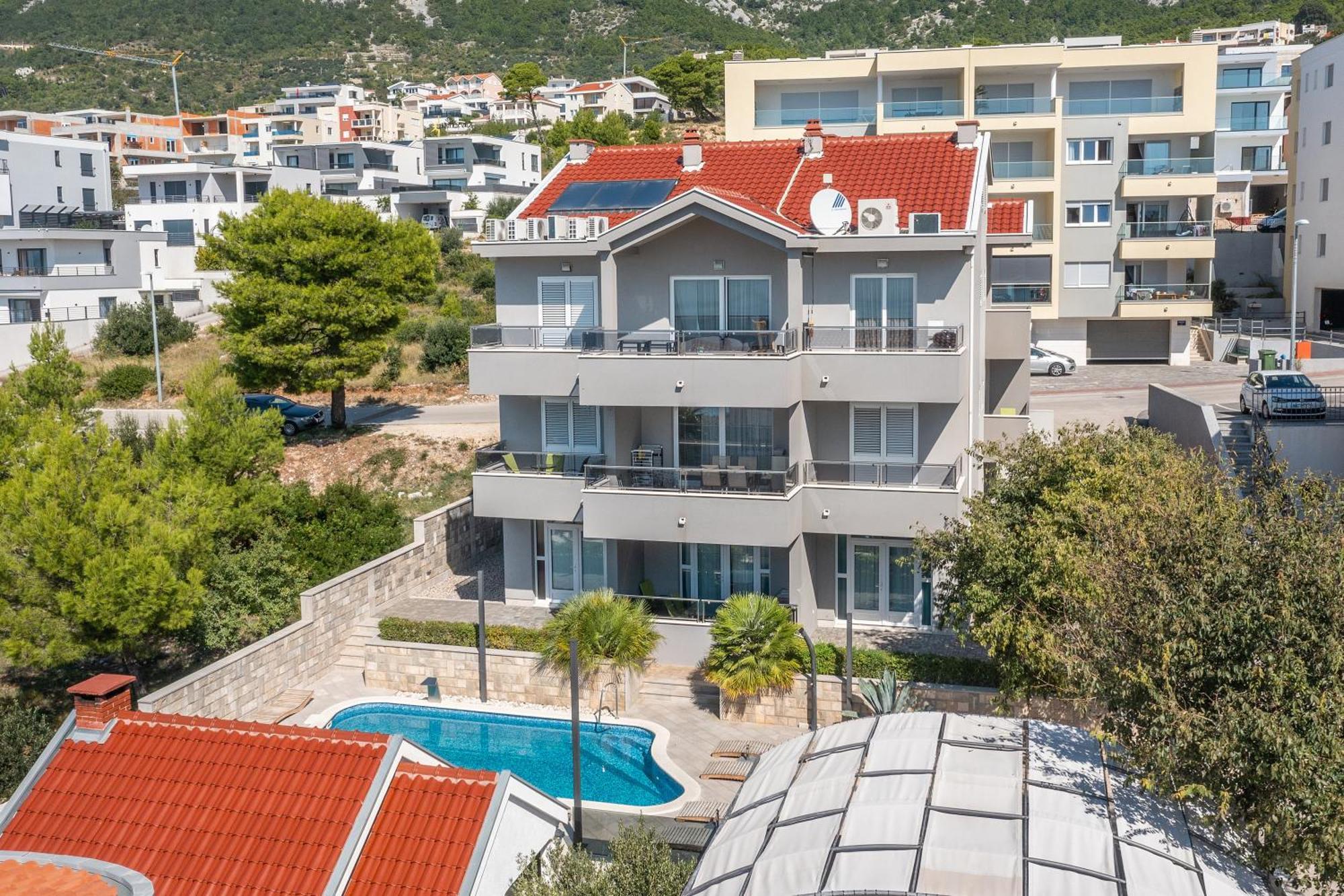 Villa Em มาคาร์สกา ภายนอก รูปภาพ