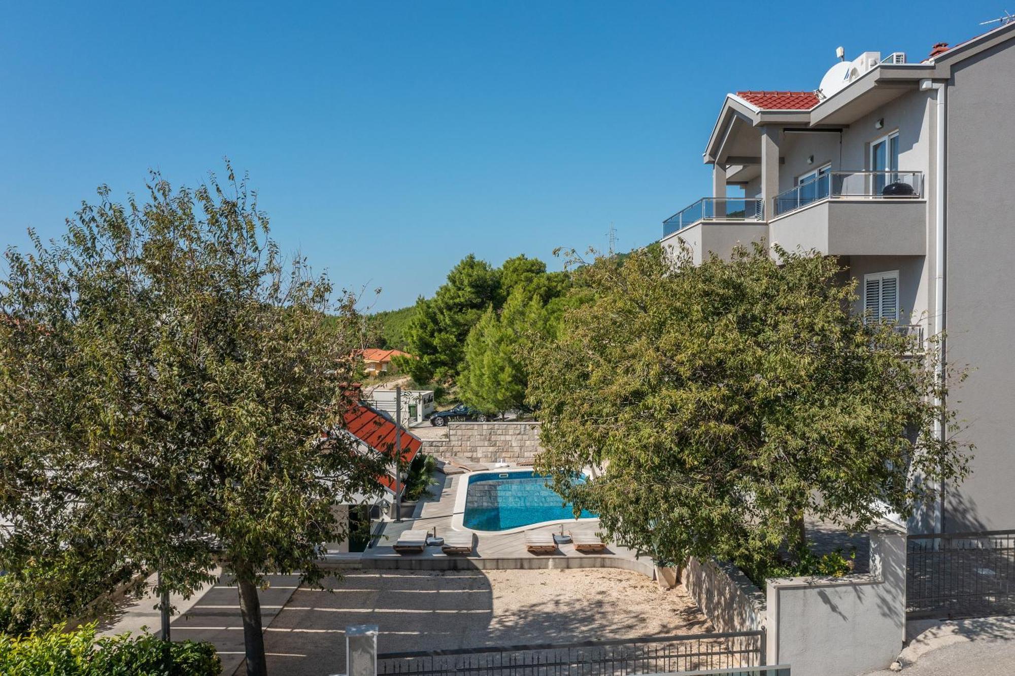 Villa Em มาคาร์สกา ภายนอก รูปภาพ