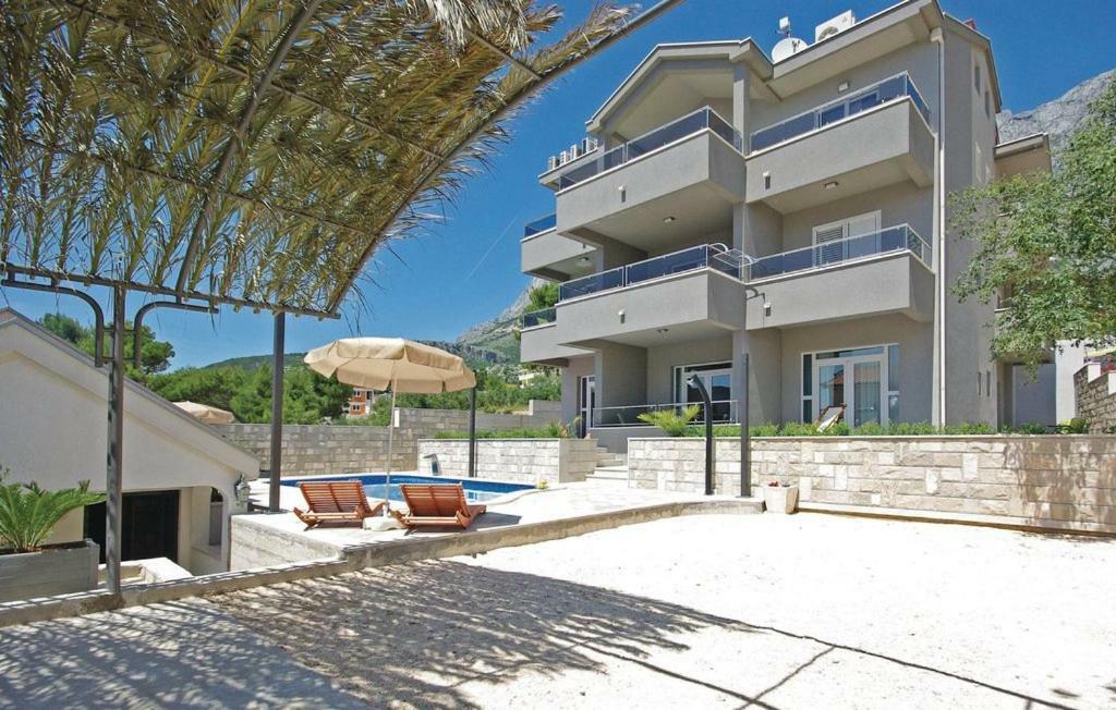 Villa Em มาคาร์สกา ภายนอก รูปภาพ