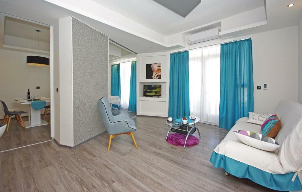Villa Em มาคาร์สกา ภายนอก รูปภาพ